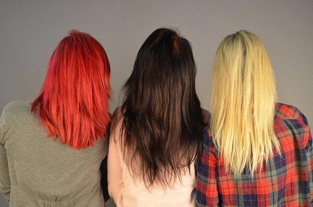 Девушки с разными цветами волос
